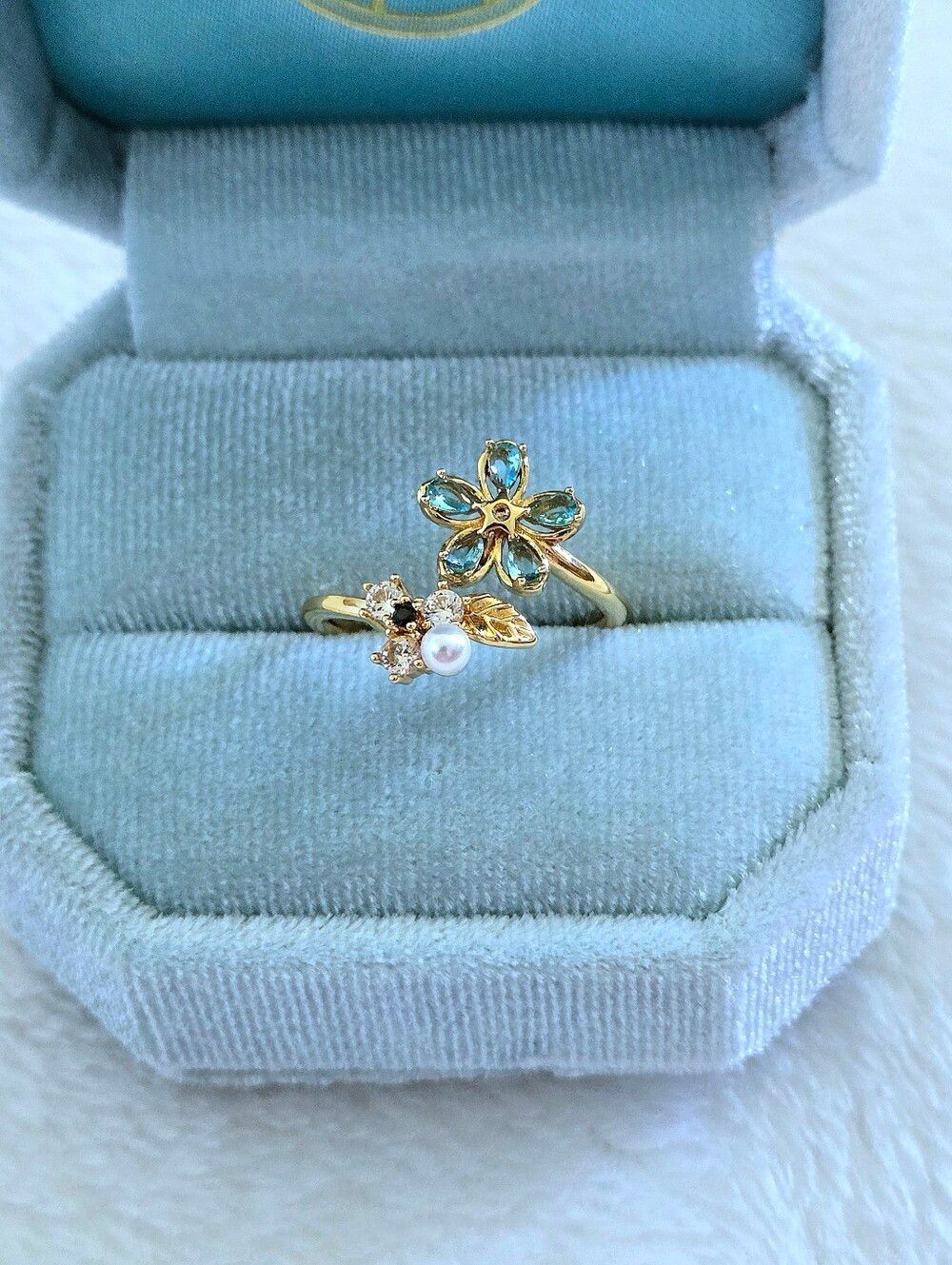 La Meno Floral💐 Bypass Ring💍 - NIB